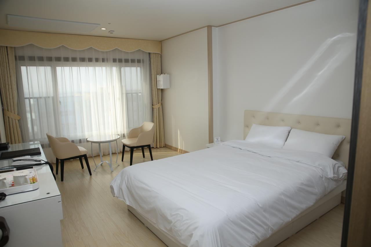 Daebudo Tourist Hotel Ansan Bagian luar foto