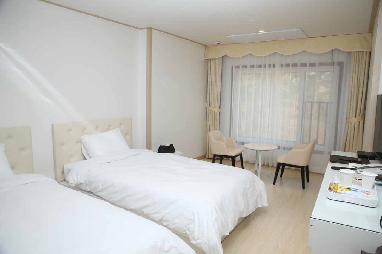 Daebudo Tourist Hotel Ansan Bagian luar foto