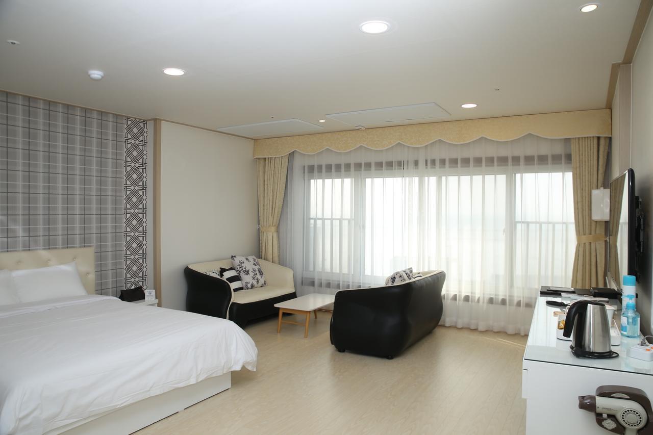 Daebudo Tourist Hotel Ansan Bagian luar foto