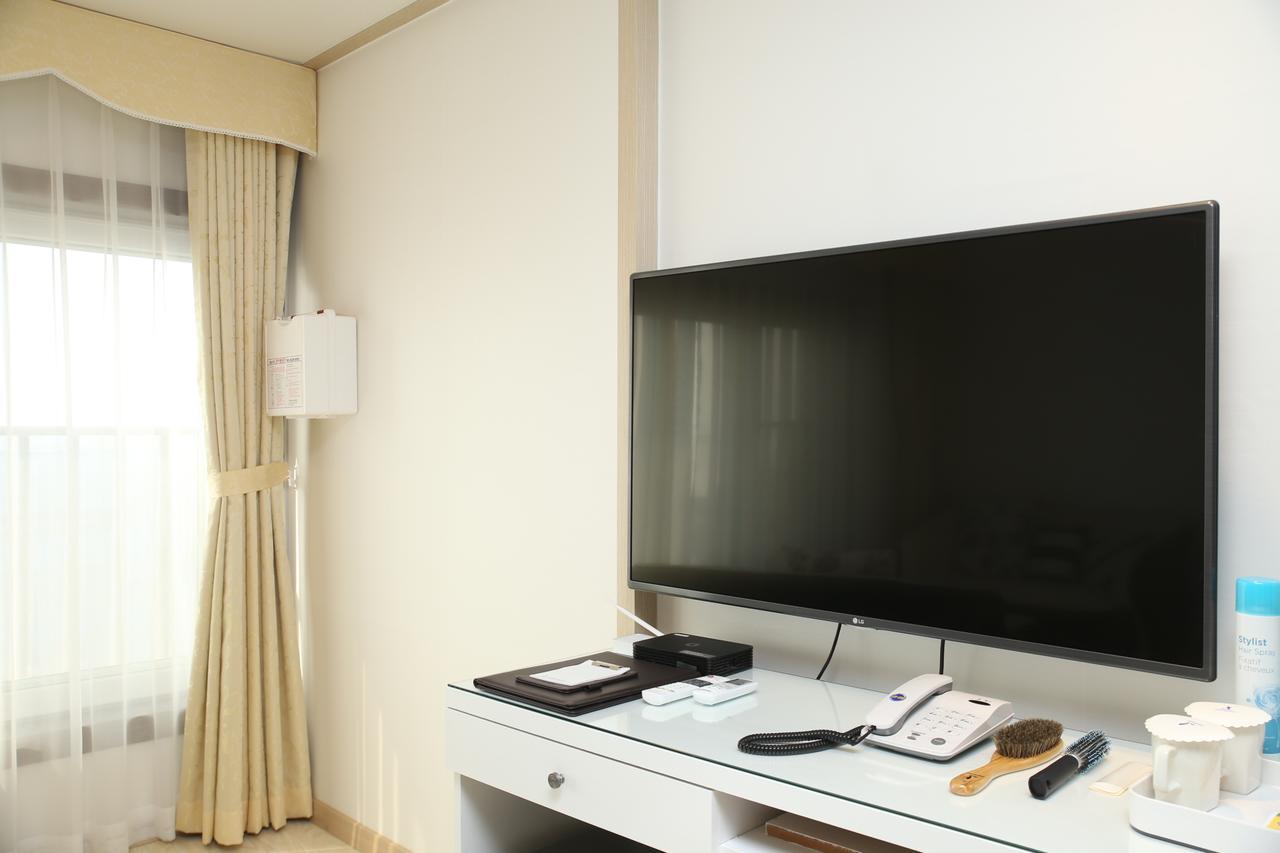 Daebudo Tourist Hotel Ansan Bagian luar foto